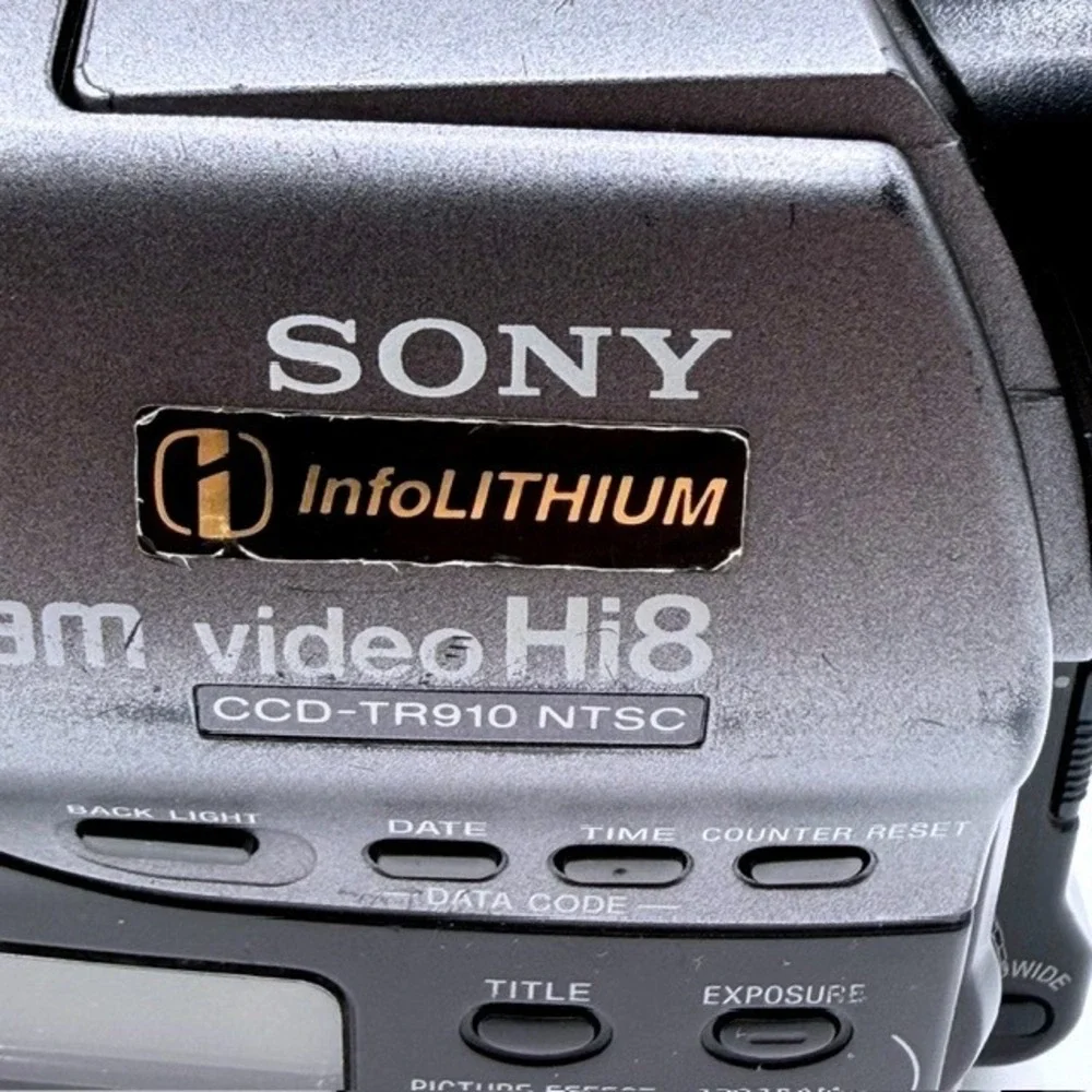 Sony Handycam Video Hi8 CCD-TR910 Camcorder 30x Digital Zoom PARTS ONLY